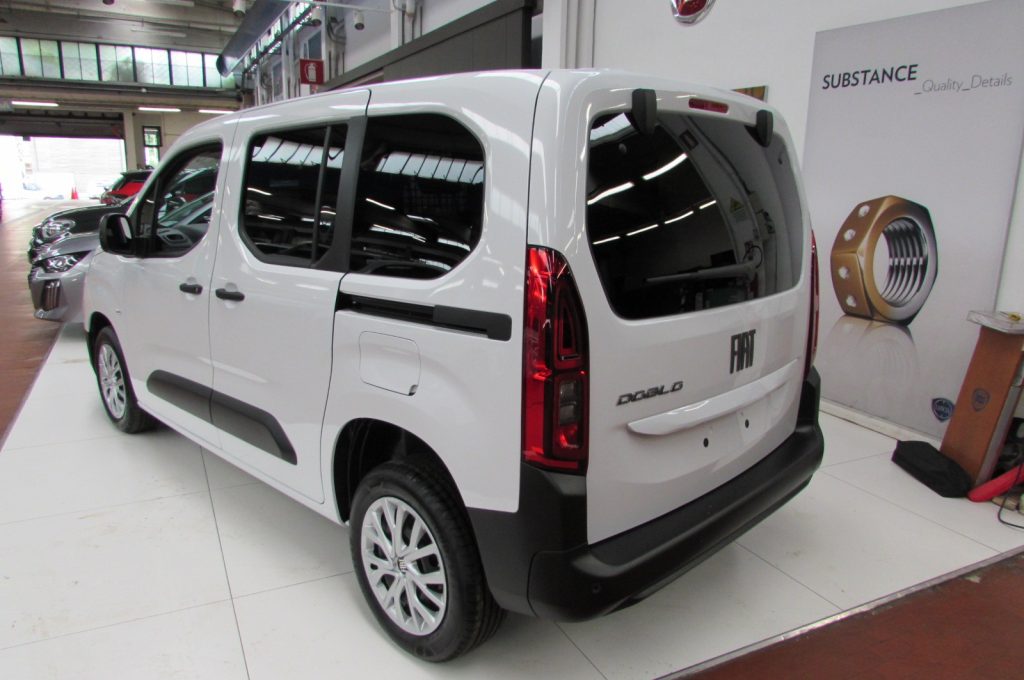 FIAT Doblo 1.5 BlueHdi 100CV Combi N1 KMZERO - 4