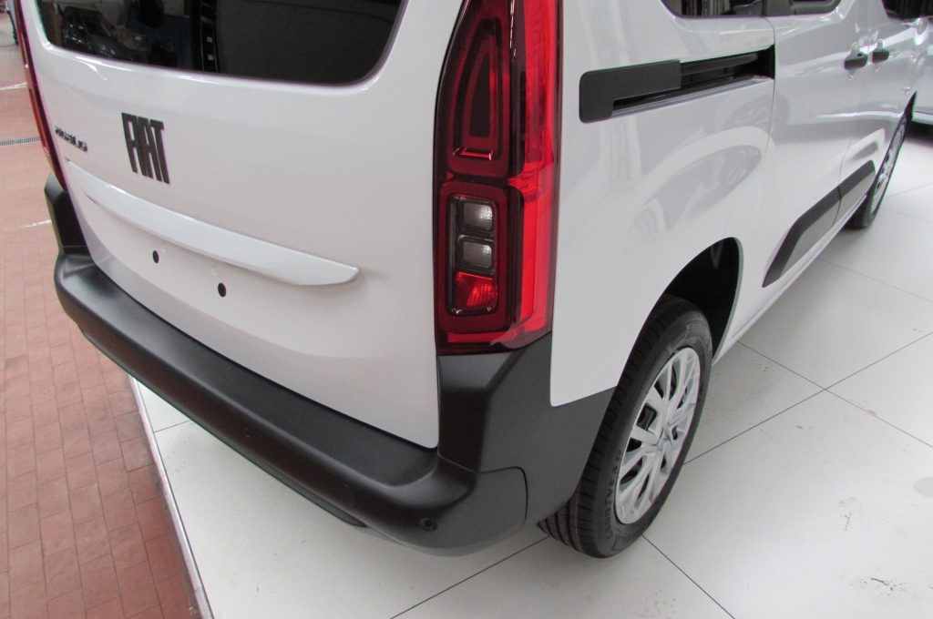 FIAT Doblo 1.5 BlueHdi 100CV Combi N1 KMZERO - 14