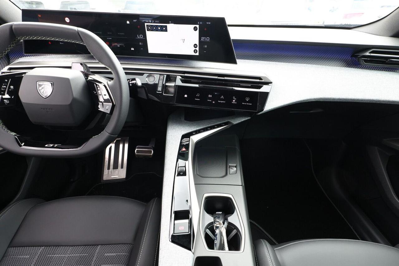 PEUGEOT 5008 Hybrid 145 e-DCS6 GT - 7
