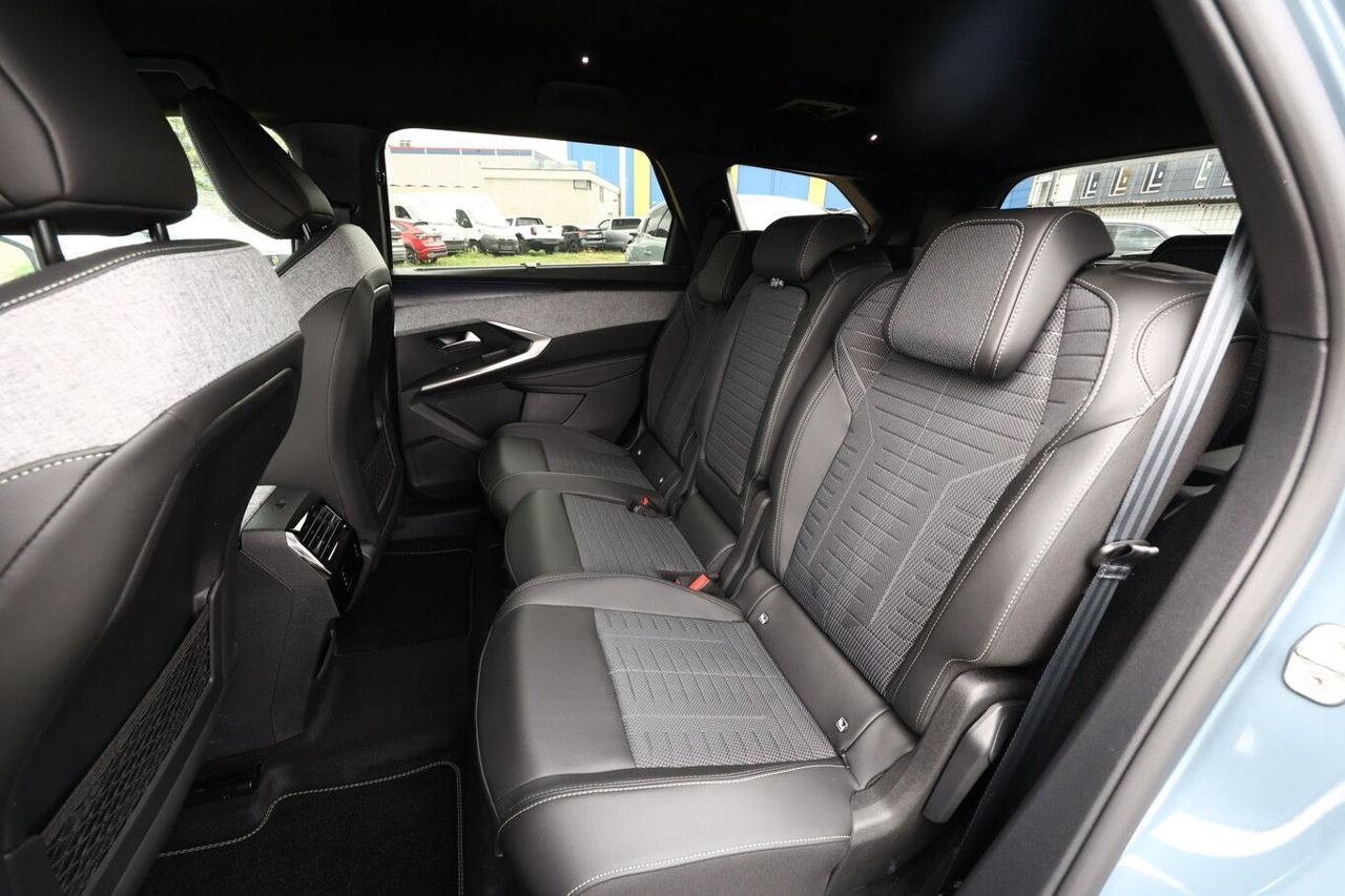 PEUGEOT 5008 Hybrid 145 e-DCS6 GT - 9