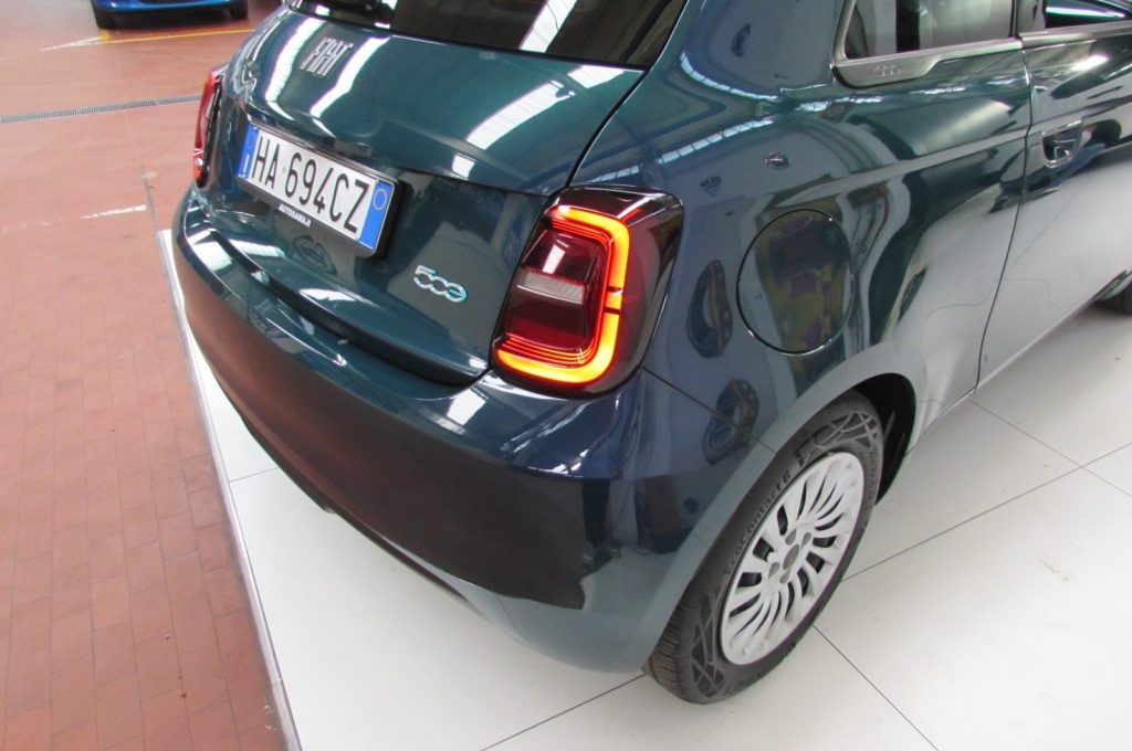 FIAT 500e Berlina 42 kWh AUTONOMIA 320Km. Blu Ocean - 16