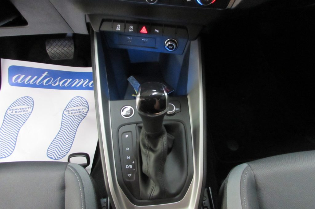 AUDI A1 SPB 30 TFSI S tronic 116cv ADRENALINE KMZERO - 11