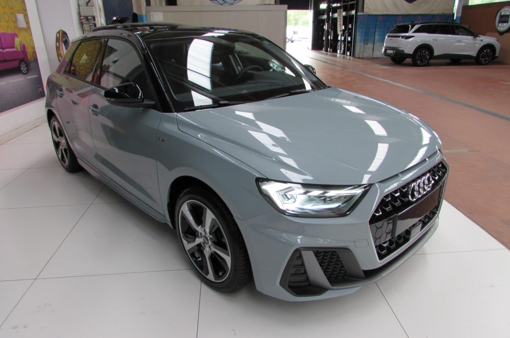 AUDI A1 SPB 30 TFSI S tronic 116cv ADRENALINE KMZERO - 3