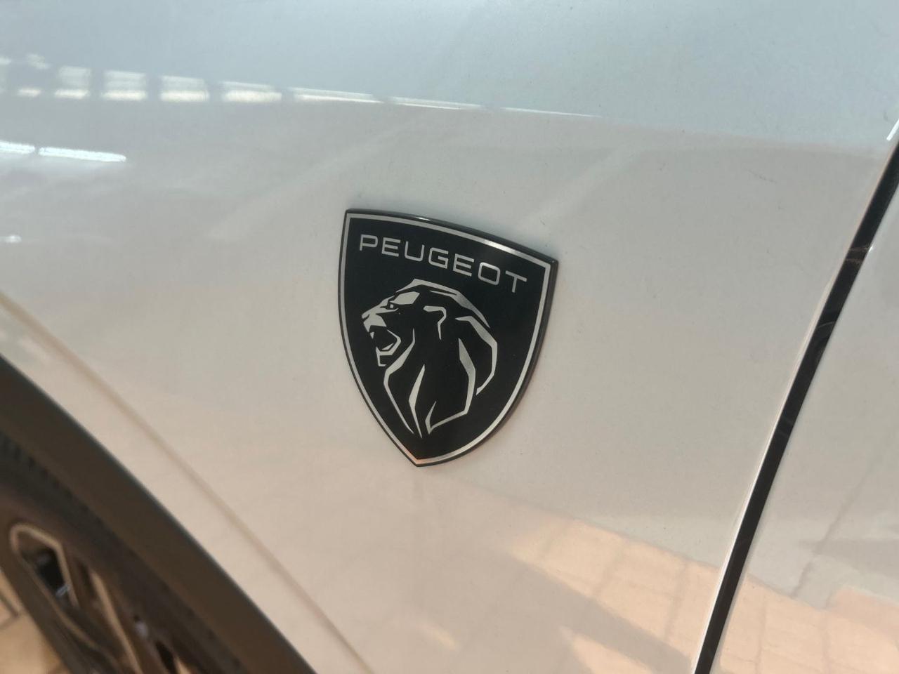 PEUGEOT 5008 Hybrid 145 e-DCS6 GT - 3