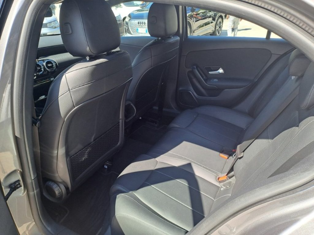 MERCEDES-BENZ A 250 e Automatic EQ-Power Business IVA ESPOSTA - 6
