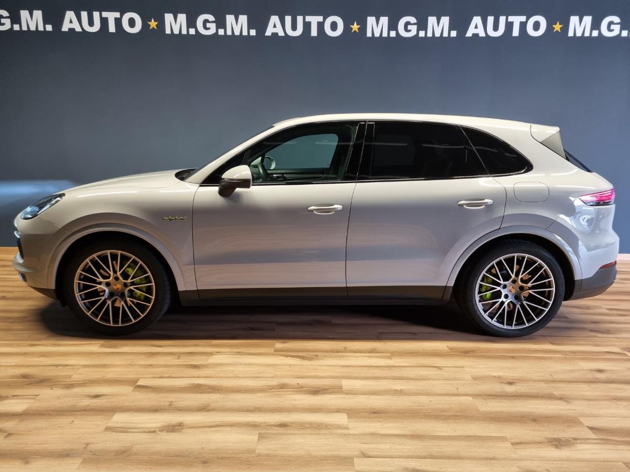 PORSCHE Cayenne 3.0 V6 E-Hybrid Platinum Edition - 2