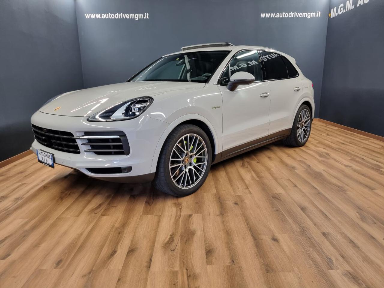 PORSCHE Cayenne 3.0 V6 E-Hybrid Platinum Edition - 13