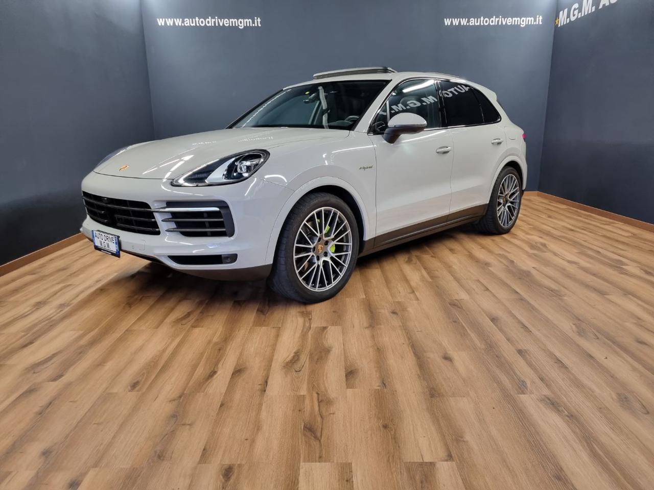 PORSCHE Cayenne 3.0 V6 E-Hybrid Platinum Edition - 14