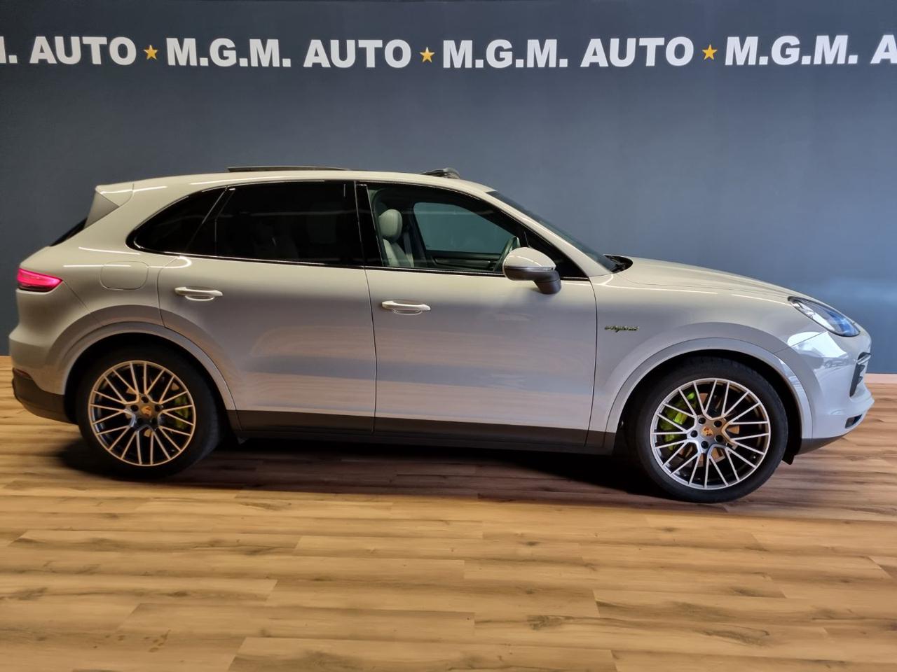 PORSCHE Cayenne 3.0 V6 E-Hybrid Platinum Edition - 4