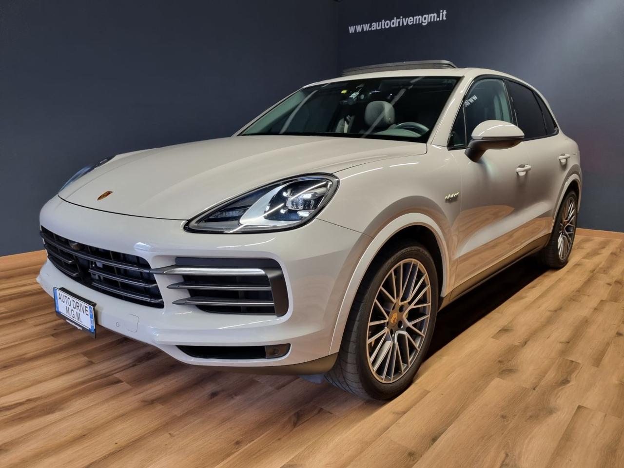 PORSCHE Cayenne 3.0 V6 E-Hybrid Platinum Edition - 10