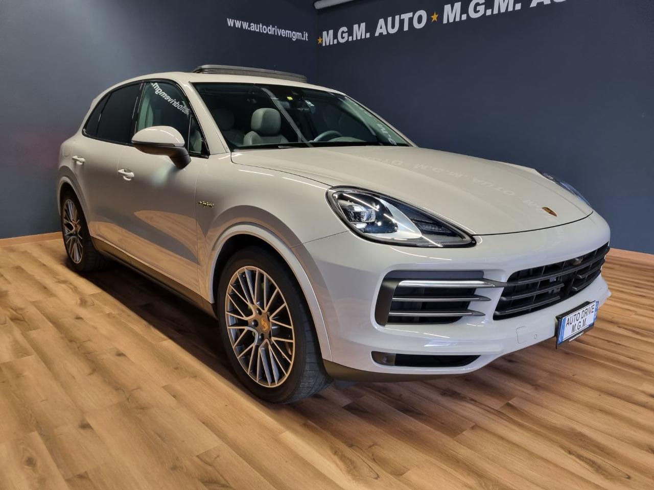 PORSCHE Cayenne 3.0 V6 E-Hybrid Platinum Edition - 11