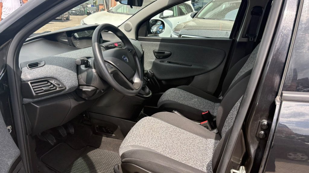 LANCIA Ypsilon 1.0 FireFly 5 porte S&S Hybrid Silver Plus OK NEOP - 6