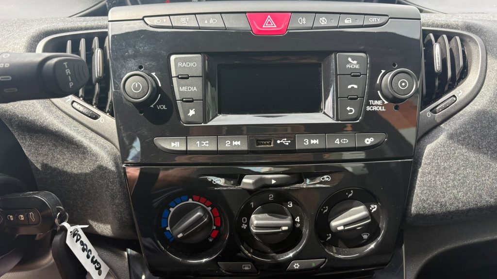 LANCIA Ypsilon 1.0 FireFly 5 porte S&S Hybrid Silver Plus OK NEOP - 7