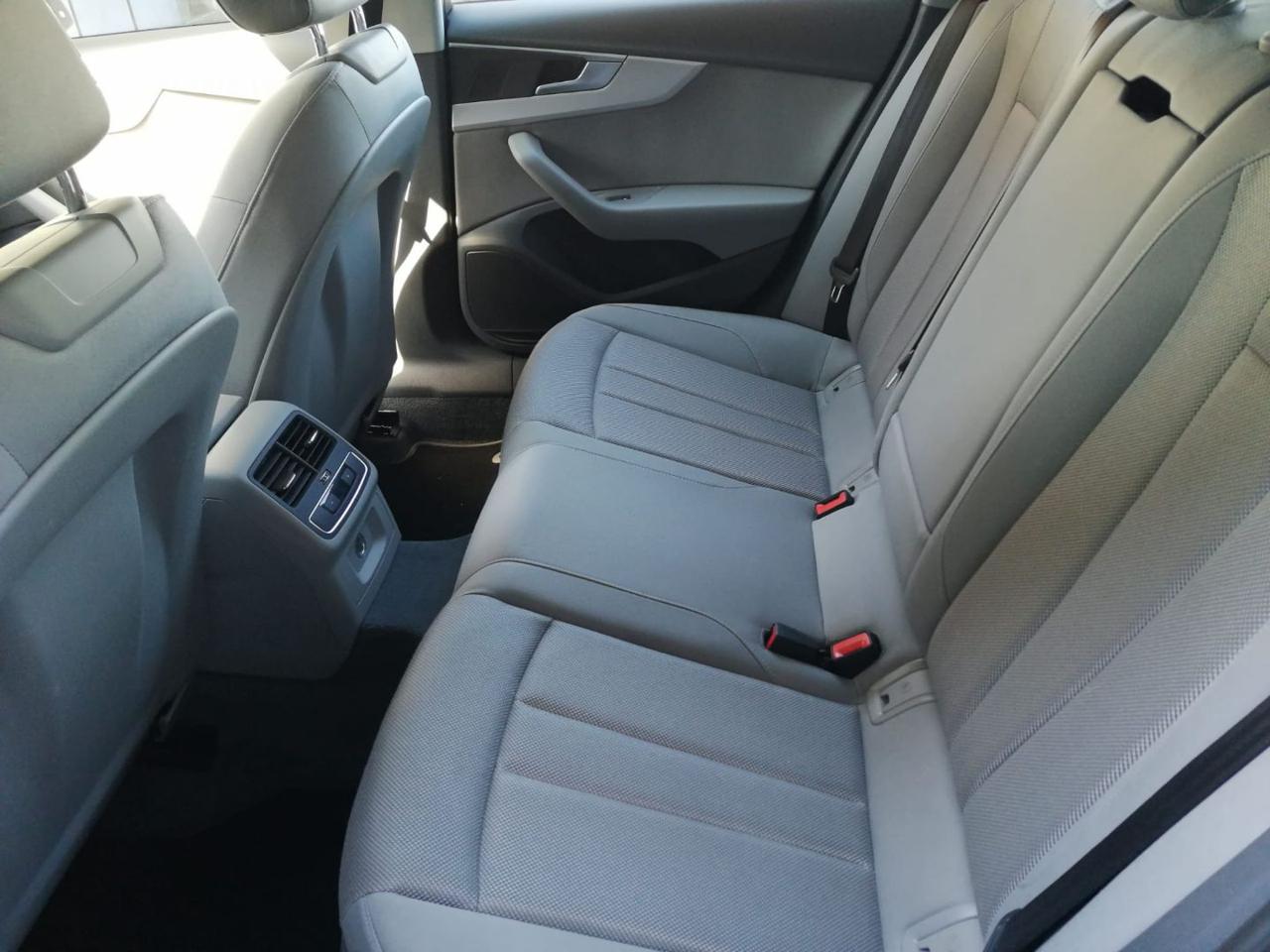 AUDI A4 Avant 35 TDI S tronic S line edition - 21