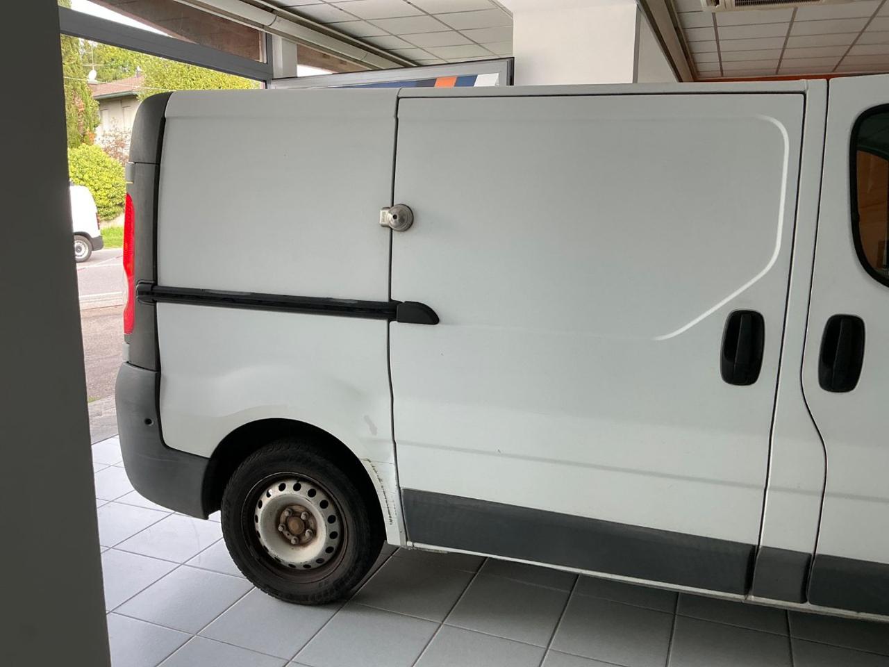 NISSAN Primastar V27 2.0 dCi 115CV Kasten L1H1 2.7t - 4
