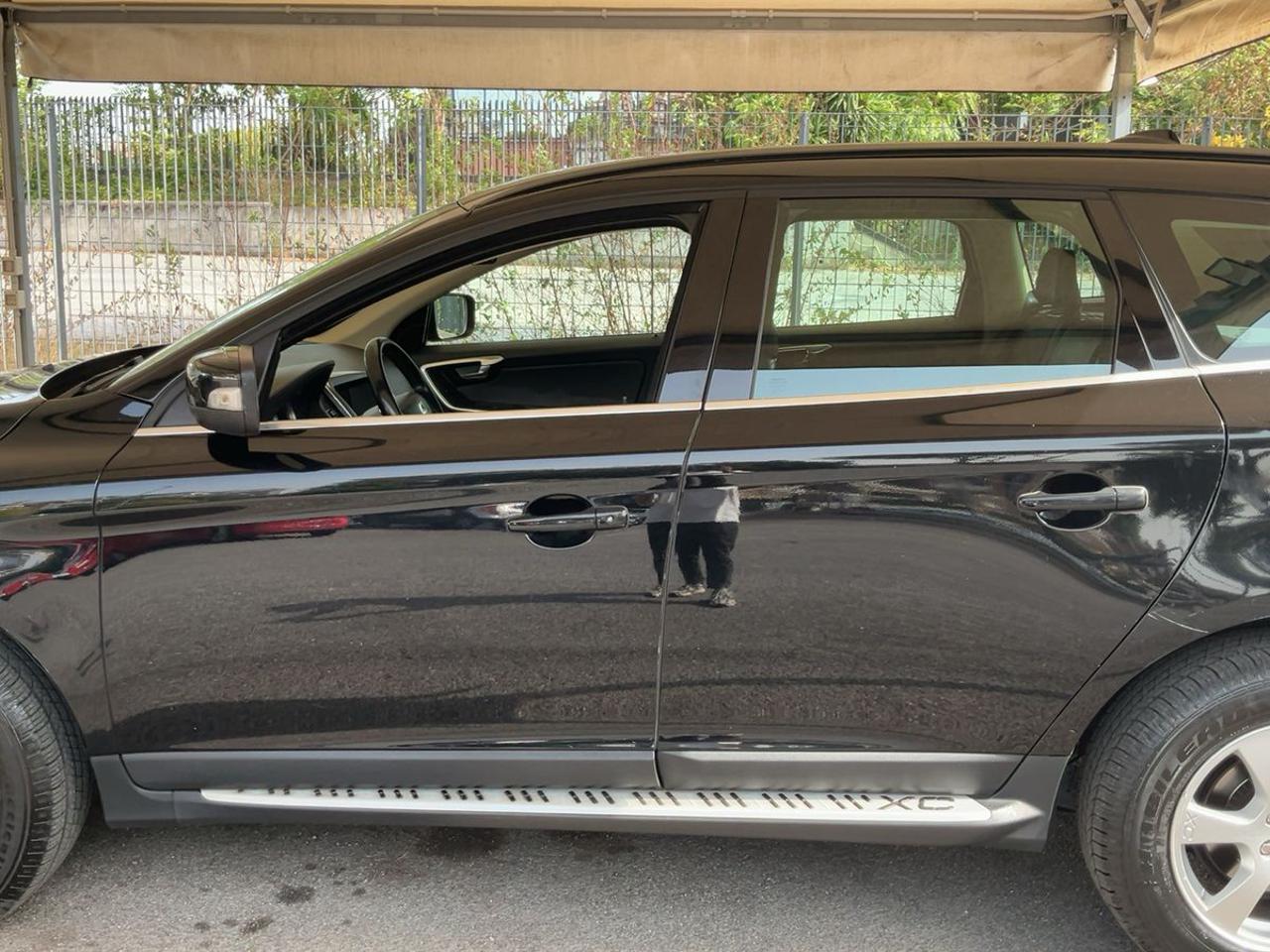 VOLVO XC60 D4 Geartronic Momentum - 10