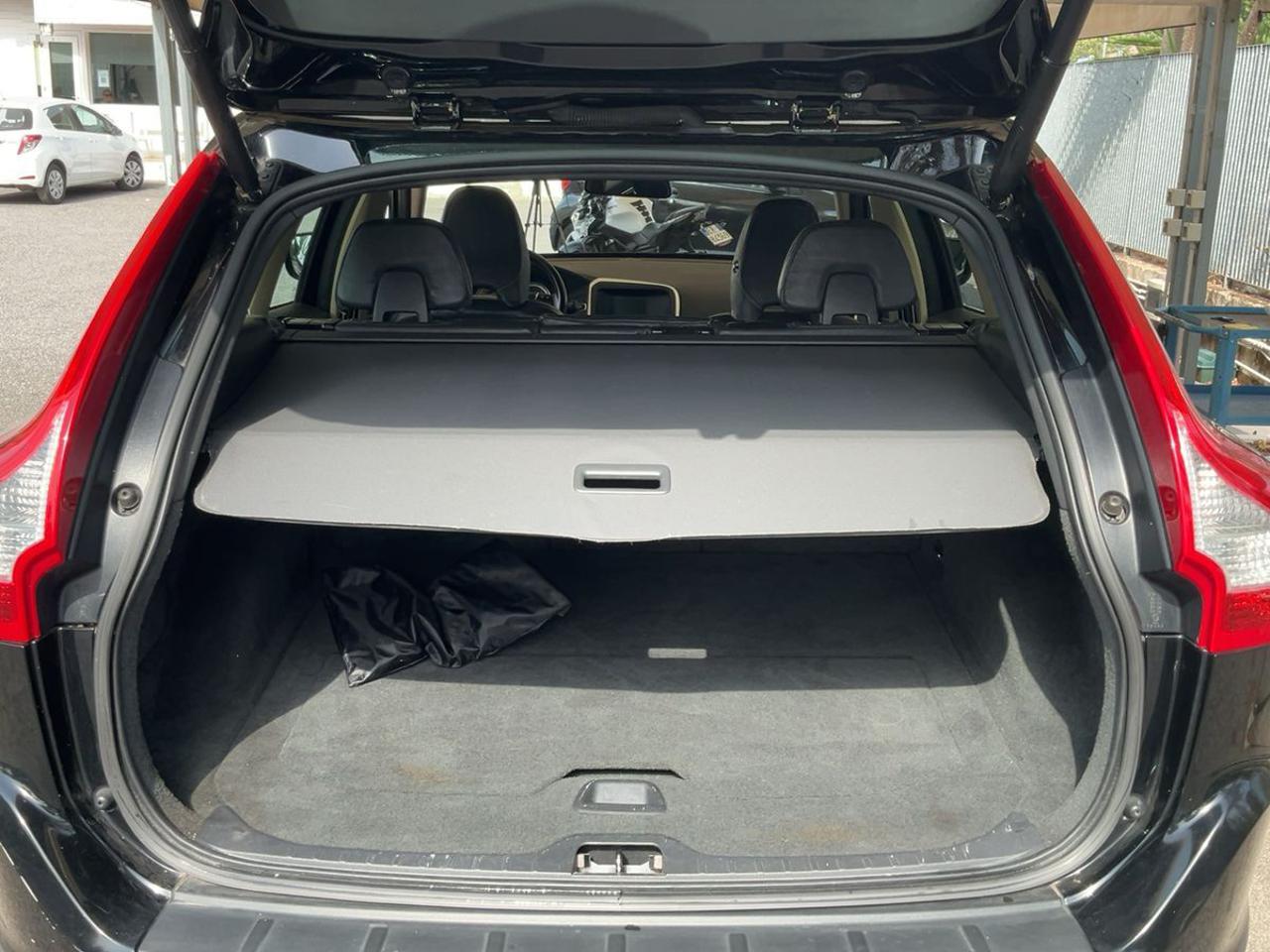 VOLVO XC60 D4 Geartronic Momentum - 15