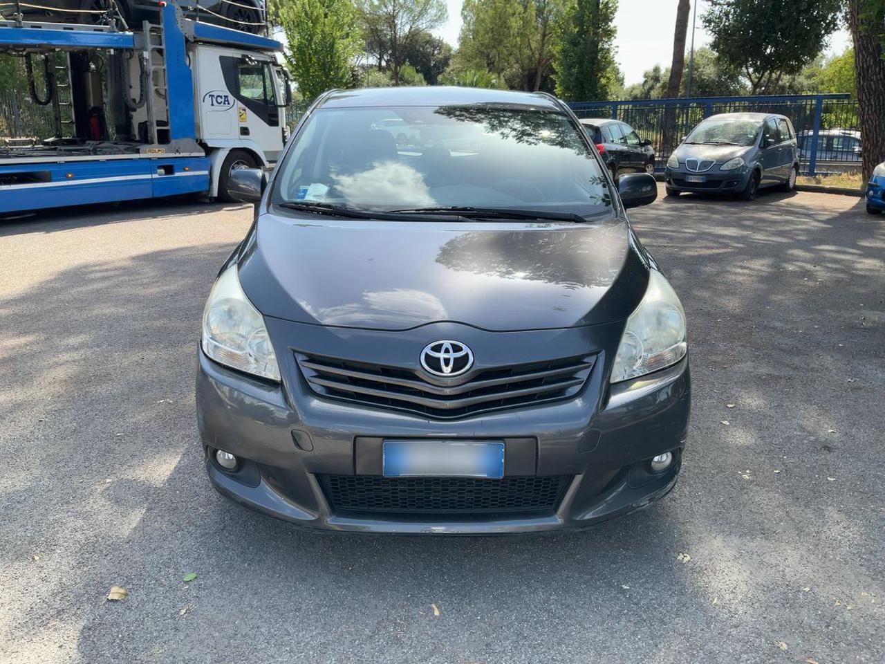 TOYOTA Verso 2.2 D-Cat 150 CV aut. Luxury Pack - 2