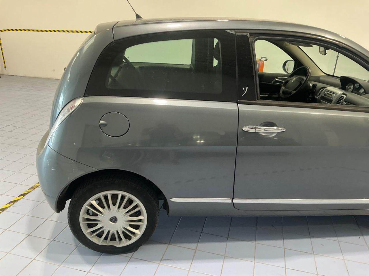 LANCIA Ypsilon 1.2 69 CV Unyca - 4