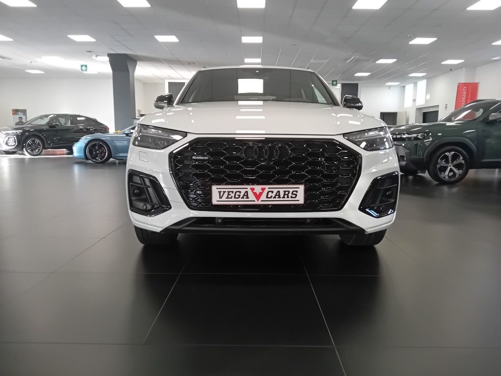 Clicca per ingrandire Q5 - SPB 40 TDI quattro S tronic Identity Black