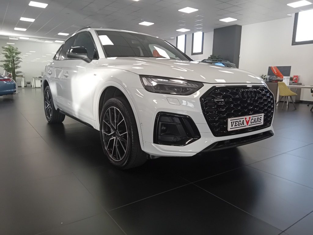 Clicca per ingrandire Q5 - SPB 40 TDI quattro S tronic Identity Black