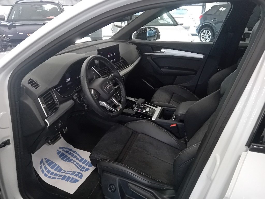 Clicca per ingrandire Q5 - SPB 40 TDI quattro S tronic Identity Black