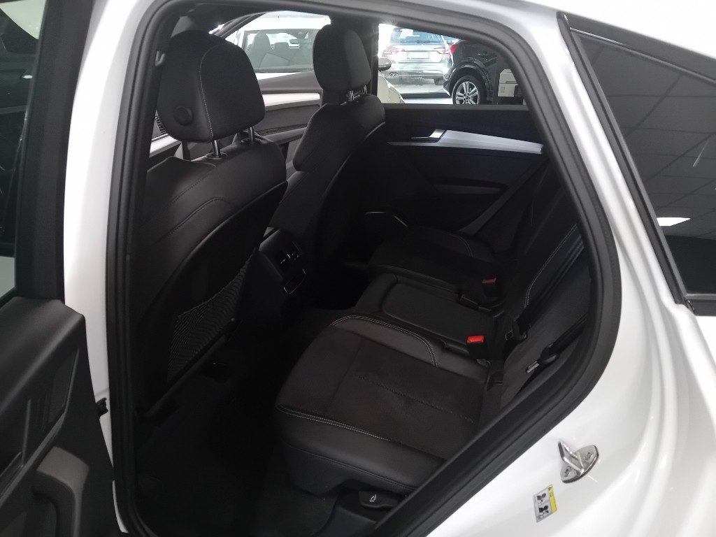 Clicca per ingrandire Q5 - SPB 40 TDI quattro S tronic Identity Black