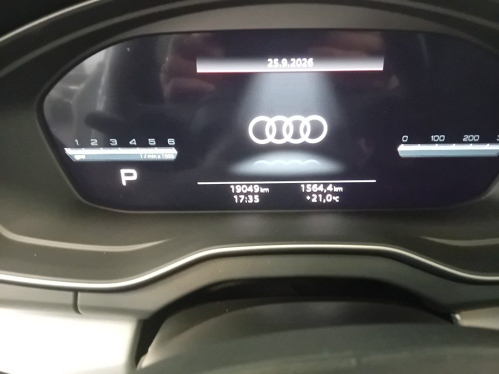 Clicca per ingrandire Q5 - SPB 40 TDI quattro S tronic Identity Black