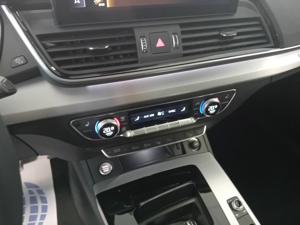 Clicca per ingrandire Q5 - SPB 40 TDI quattro S tronic Identity Black