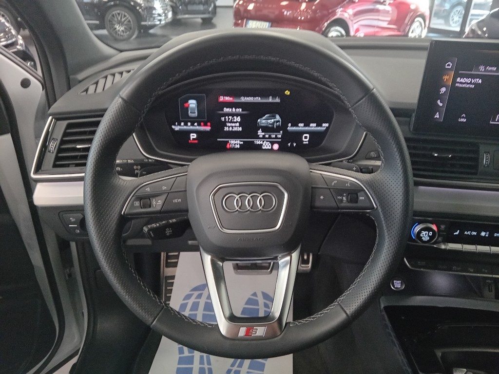 Clicca per ingrandire Q5 - SPB 40 TDI quattro S tronic Identity Black