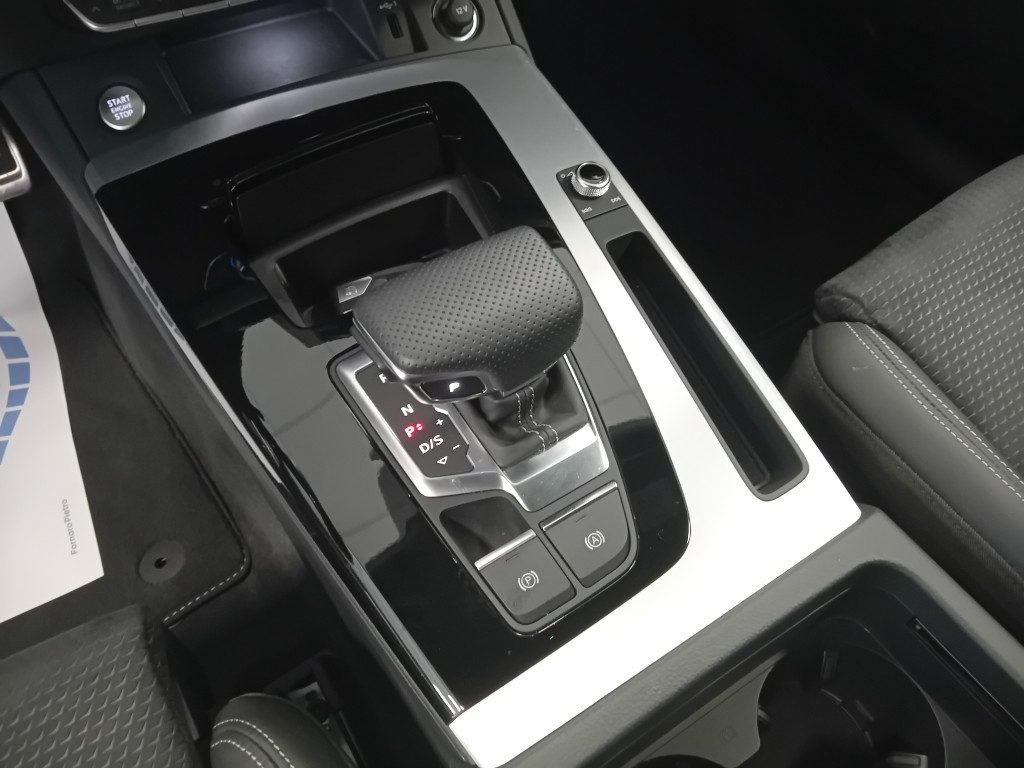 Clicca per ingrandire Q5 - SPB 40 TDI quattro S tronic Identity Black