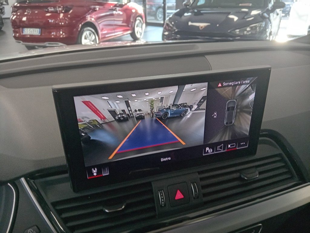 Clicca per ingrandire Q5 - SPB 40 TDI quattro S tronic Identity Black