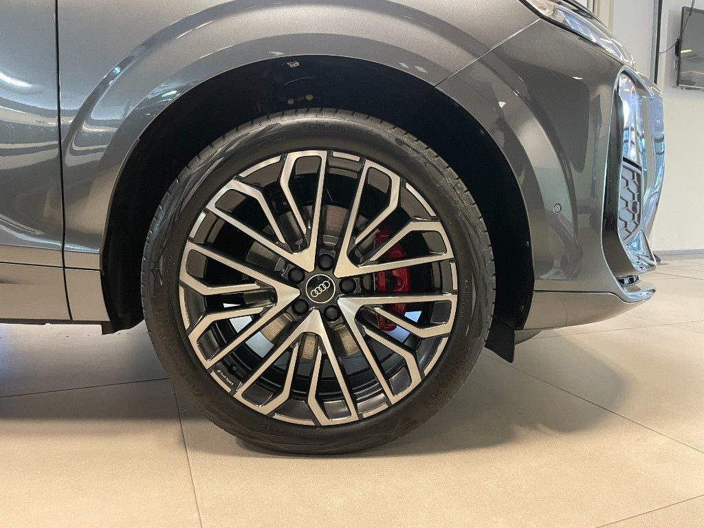 AUDI Q3 TFSI 150 kW S tronic quattro S line edition - 8