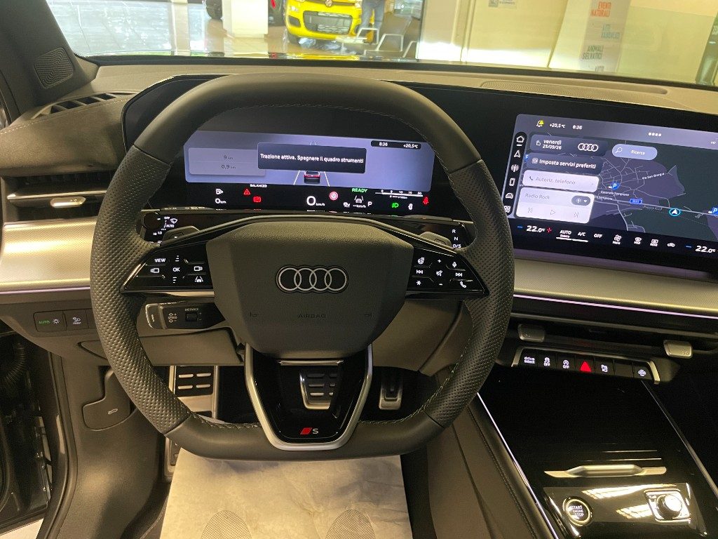 AUDI Q3 TFSI 150 kW S tronic quattro S line edition - 12