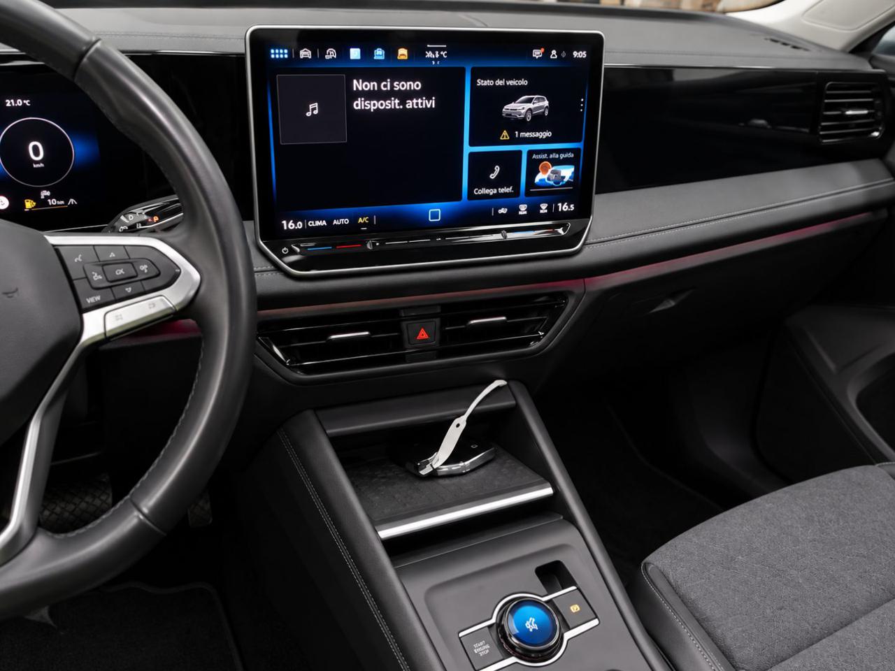 VOLKSWAGEN Tiguan 2.0 TDI 150 CV DSG Life CERCHI 18-RETROCAMERA - 8