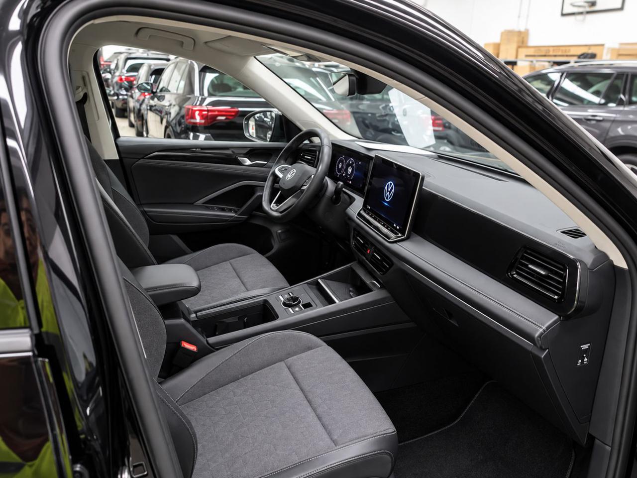 VOLKSWAGEN Tiguan 2.0 TDI 150 CV DSG Life CERCHI 18-RETROCAMERA - 5