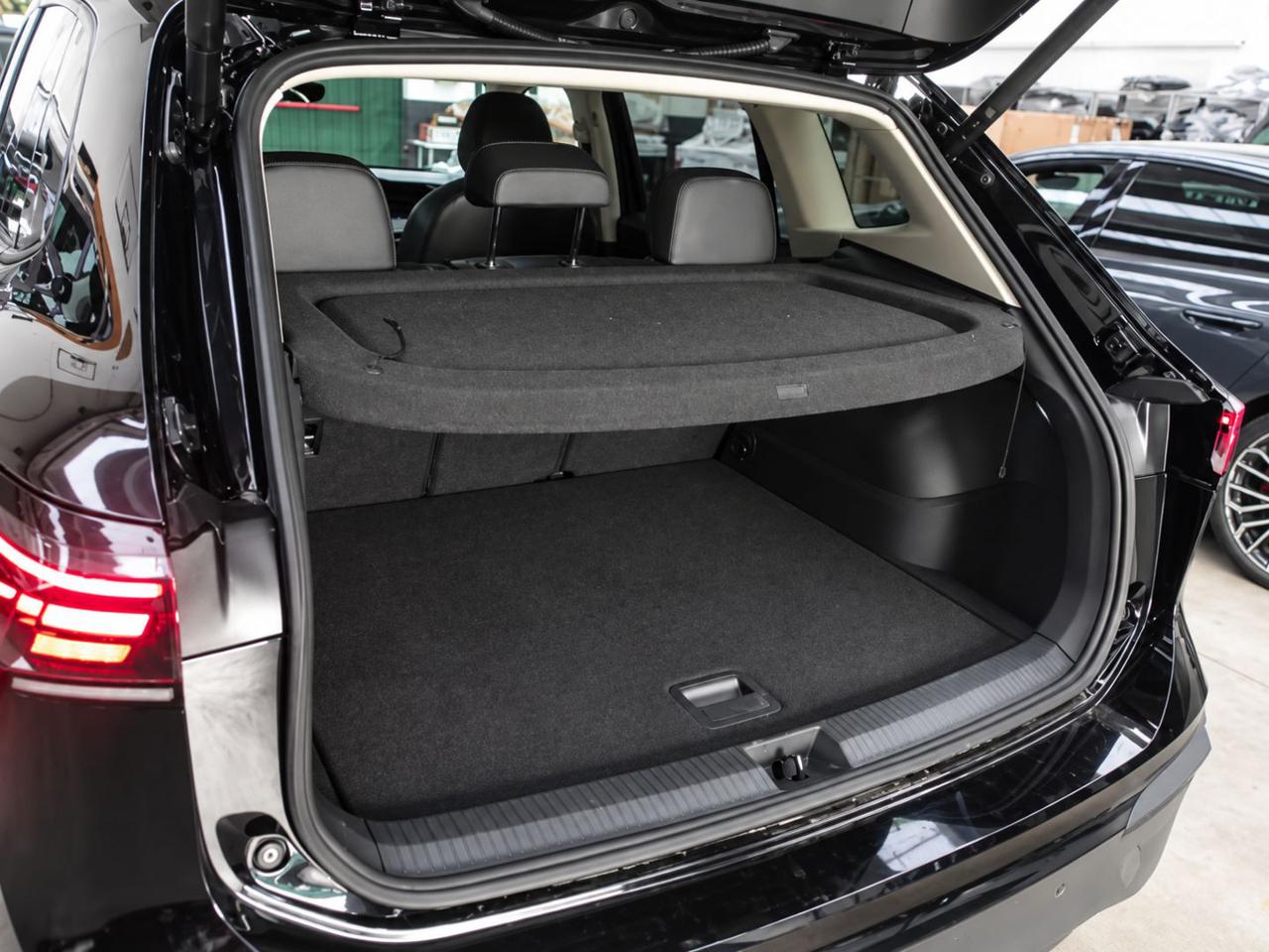 VOLKSWAGEN Tiguan 2.0 TDI 150 CV DSG Life CERCHI 18-RETROCAMERA - 11