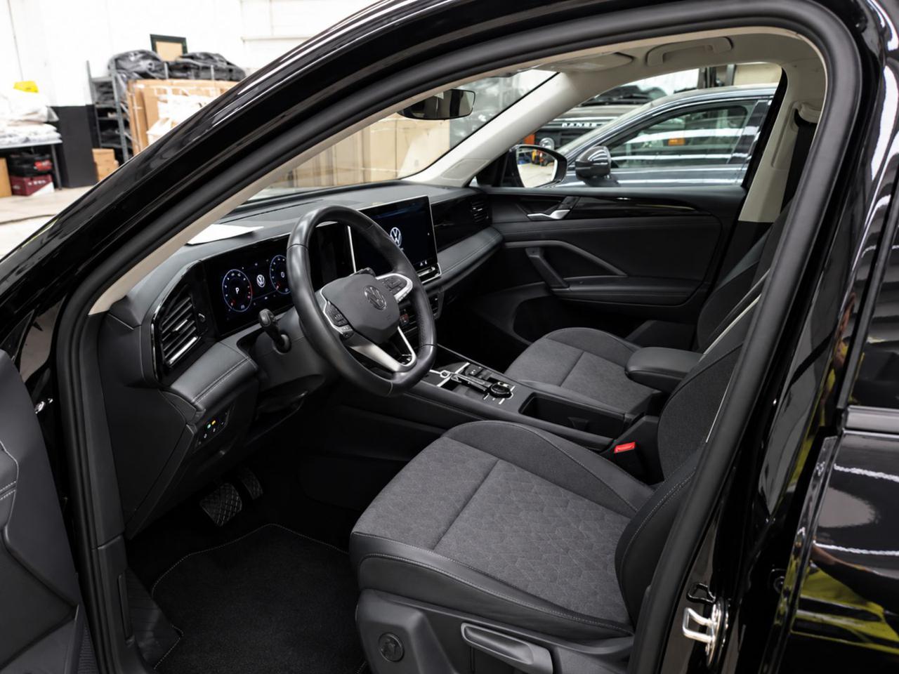 VOLKSWAGEN Tiguan 2.0 TDI 150 CV DSG Life CERCHI 18-RETROCAMERA - 7