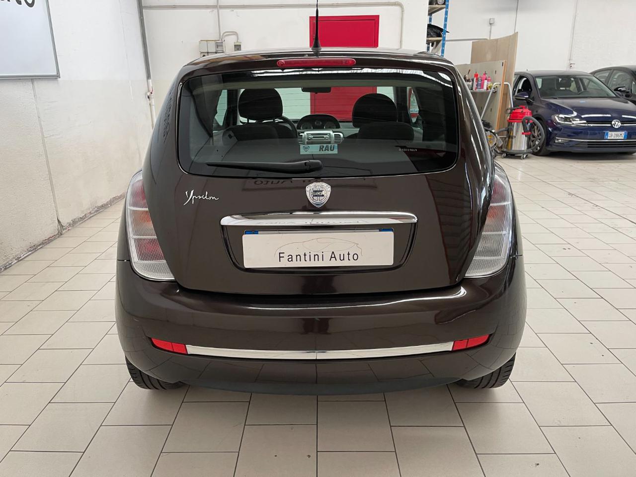 Ypsilon 3