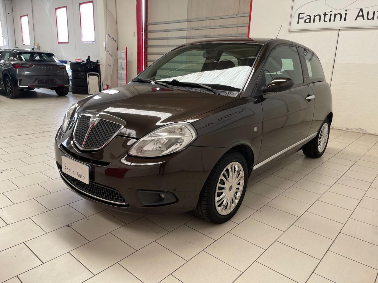Ypsilon 5