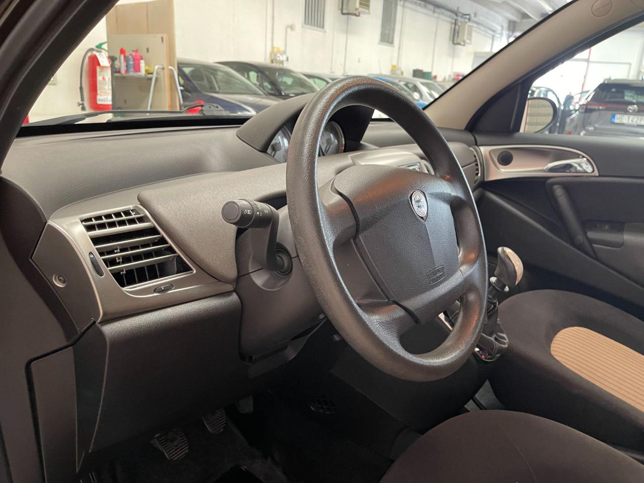 Ypsilon 7