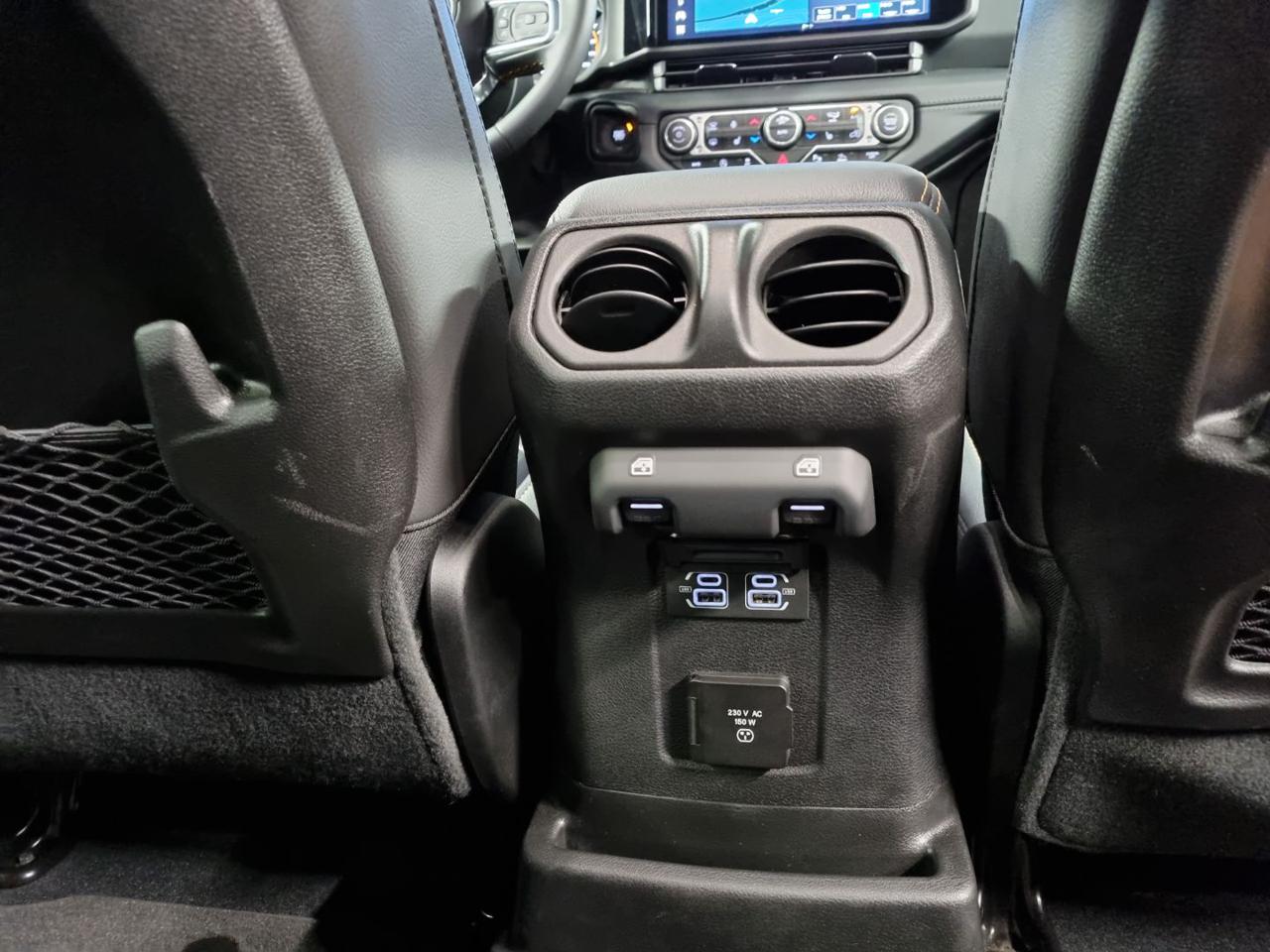 JEEP Wrangler Unlimited 2.0 Turbo Sahara - 23