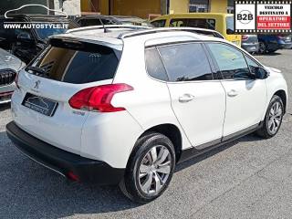 PEUGEOT 2008 1.2 82Cv Allure foto 38
