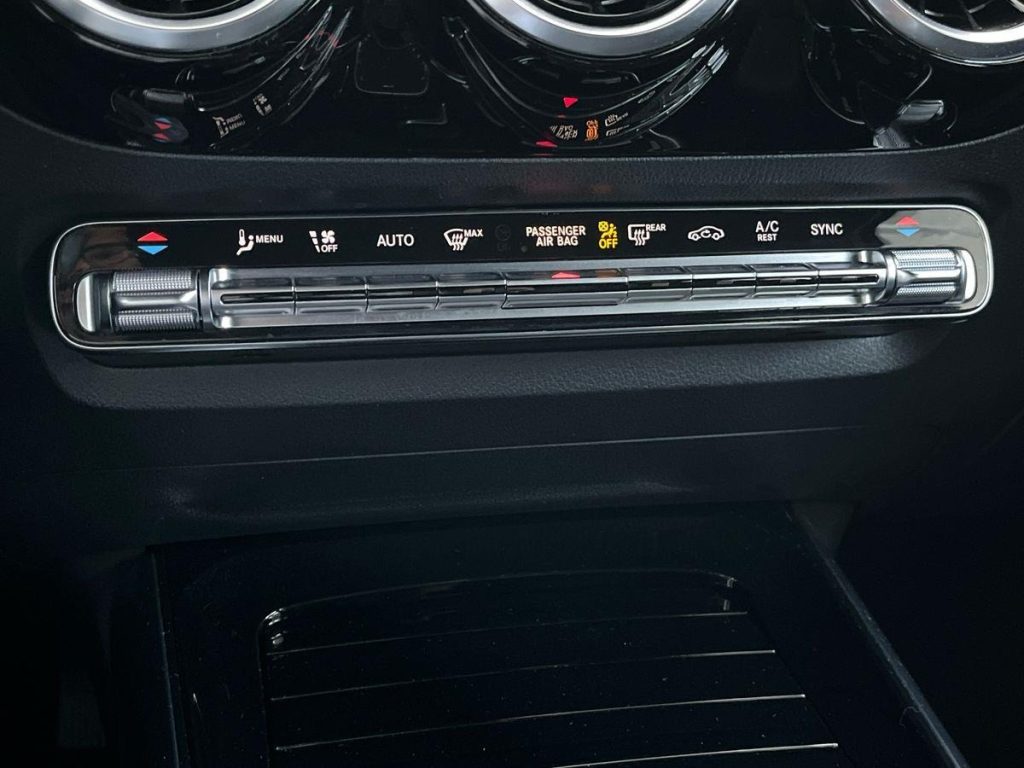 MERCEDES-BENZ GLA 200 d Automatic Sport Plus auto - 14