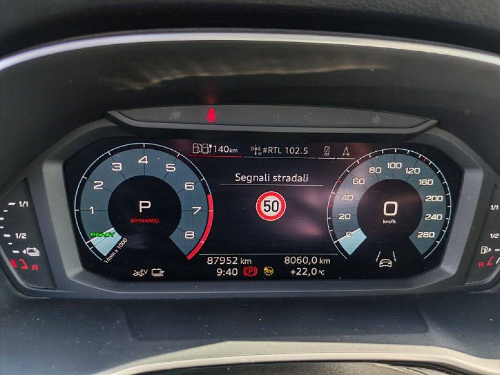AUDI Q3 45 TFSI e S tronic Business IVA ESPOSTA - 8