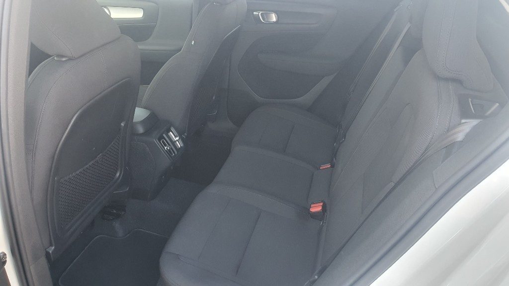 VOLVO XC40 D3 AWD Geartronic Momentum Pro N1 - Grid Foto 7