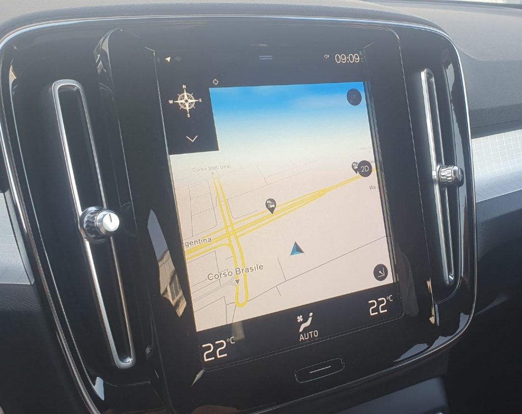 VOLVO XC40 D3 AWD Geartronic Momentum Pro N1 - Grid Foto 10