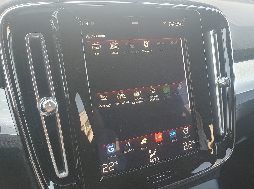 VOLVO XC40 D3 AWD Geartronic Momentum Pro N1 - Grid Foto 12