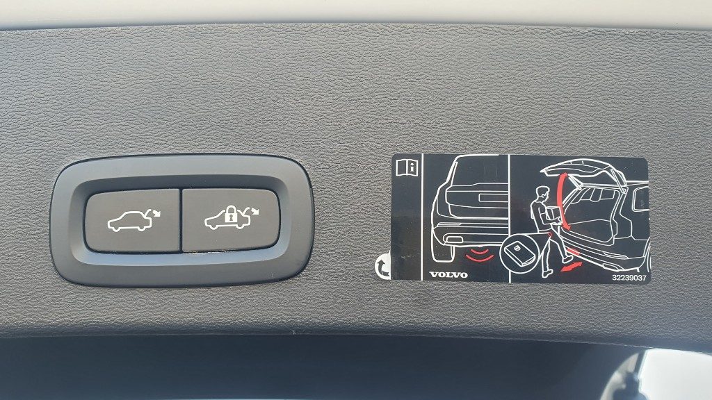 VOLVO XC40 D3 AWD Geartronic Momentum Pro N1 - Grid Foto 13