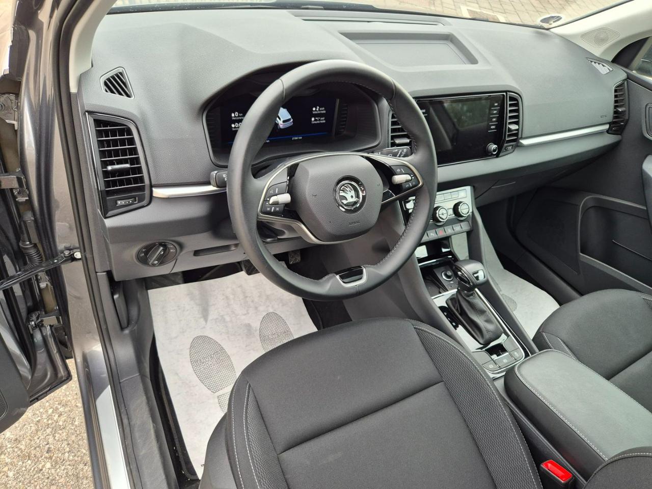 SKODA Karoq 2.0 TDI SCR DSG Style - 10